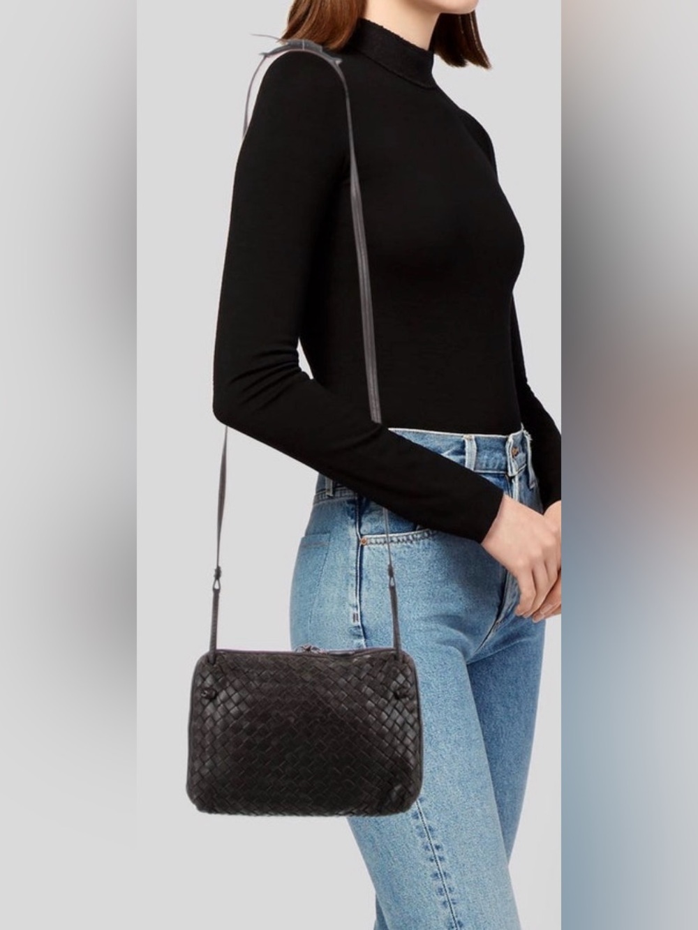 Bottega Vinette woven crossbody black (looks dark brown though!) - Picture 11 of 11